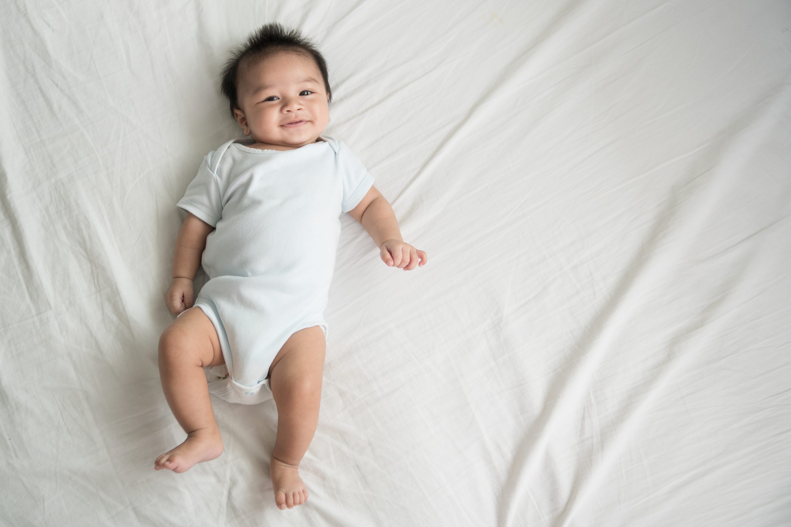 Quanto latte deve bere un neonato di 1 mese